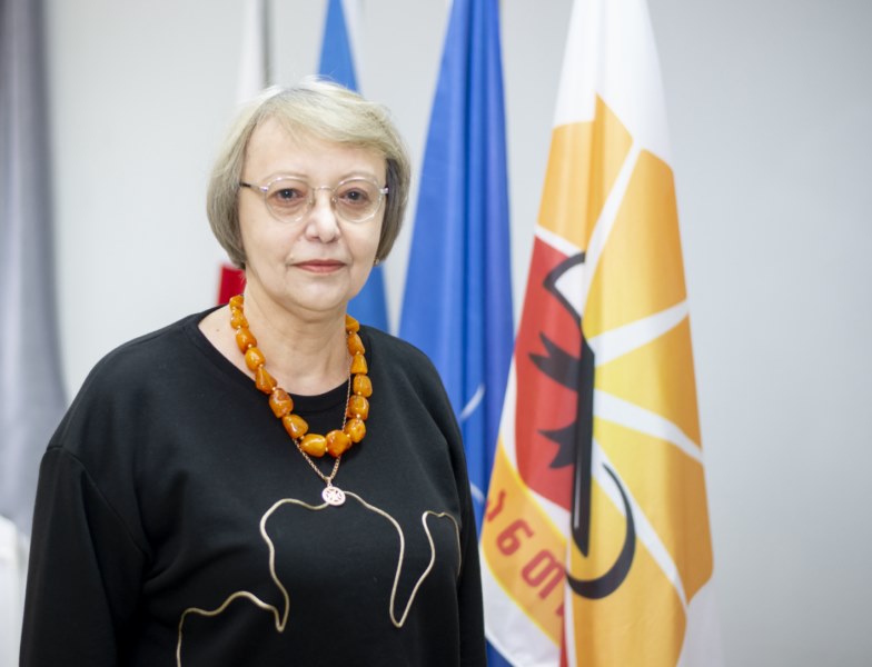 19.თამარ დაბრუნდაშვილი ბიბლიოთეკარი 800x600