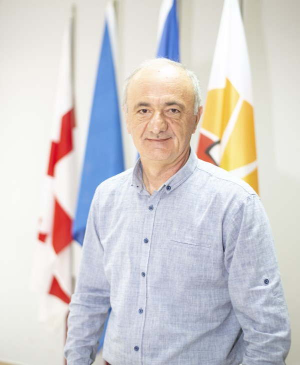 2.კახაბერ კახიაშვილი დირექტორის მოადგილე 800x600